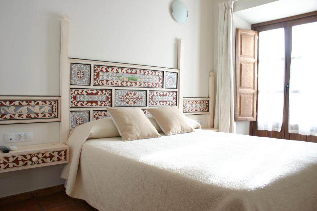 Hostal Santa Maria De Ubeda Extérieur photo