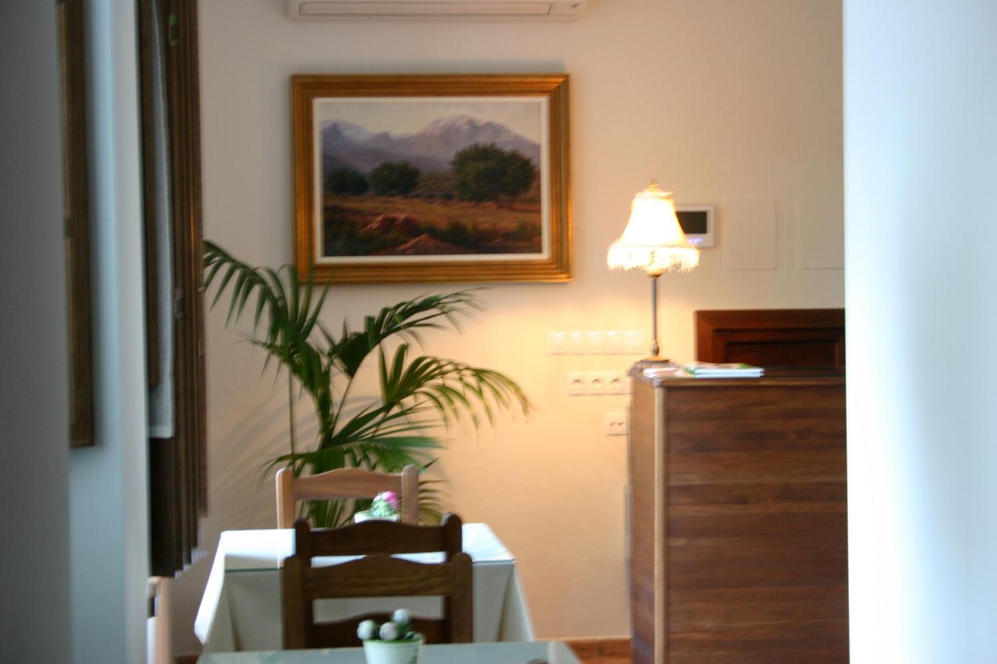 Hostal Santa Maria De Ubeda Extérieur photo