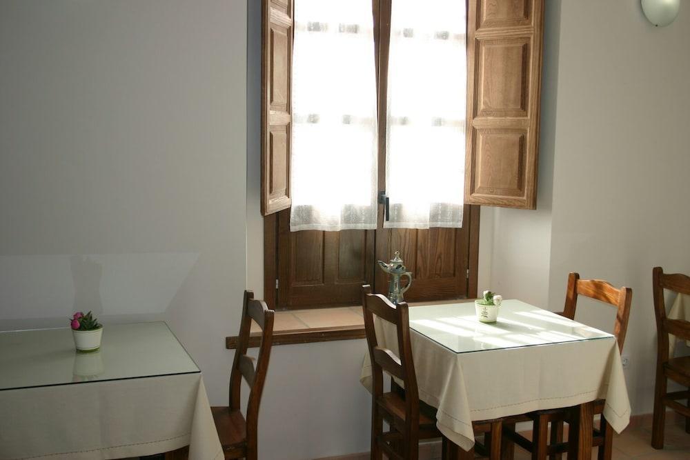 Hostal Santa Maria De Ubeda Extérieur photo
